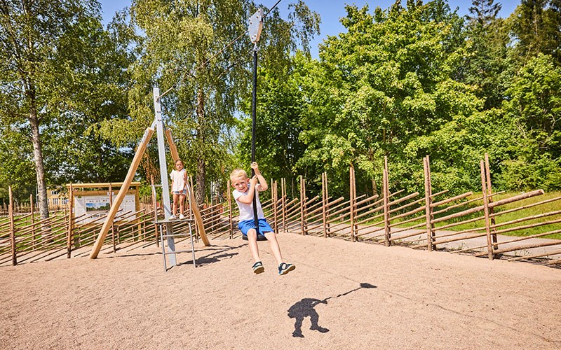 Linbana i robinia och stål från Lekolar